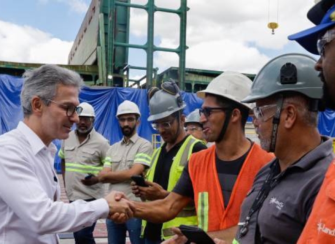 Minas Gerais começa o envio de lítio do Vale do Jequitinhonha para fora do Brasil