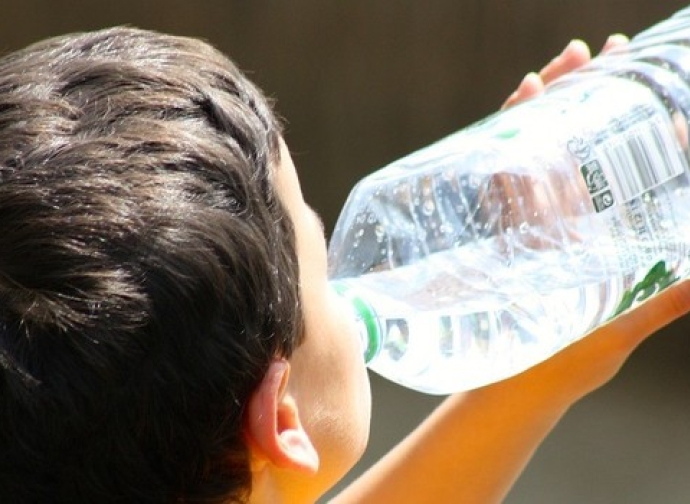 Onda de calor e baixos índices de umidade relativa do ar representam risco à saúde de idosos e crianças